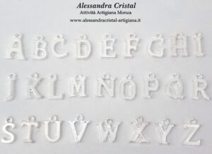 ciondolo metallo iniziale lettere alfabeto