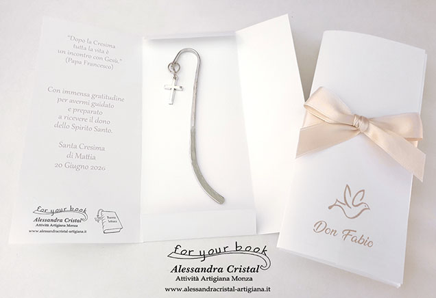 regalo per sacerdote, segnalibro in metallo con ciondolo croce, nella confezione con stampa ringraziamento personalizzato