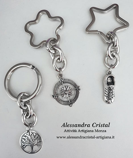 portachiavi personalizzati con catena e ciondoli